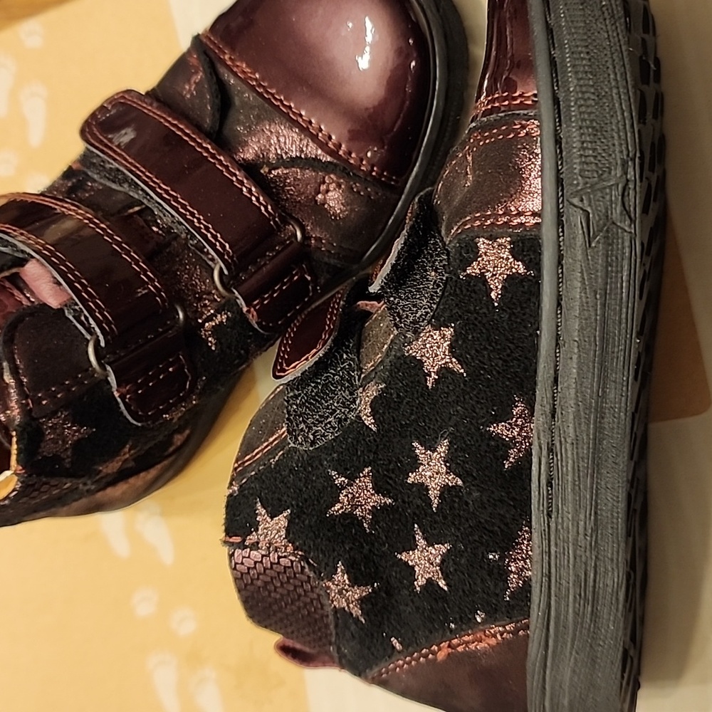 Girls size 26 brown-bronze Froddo boot